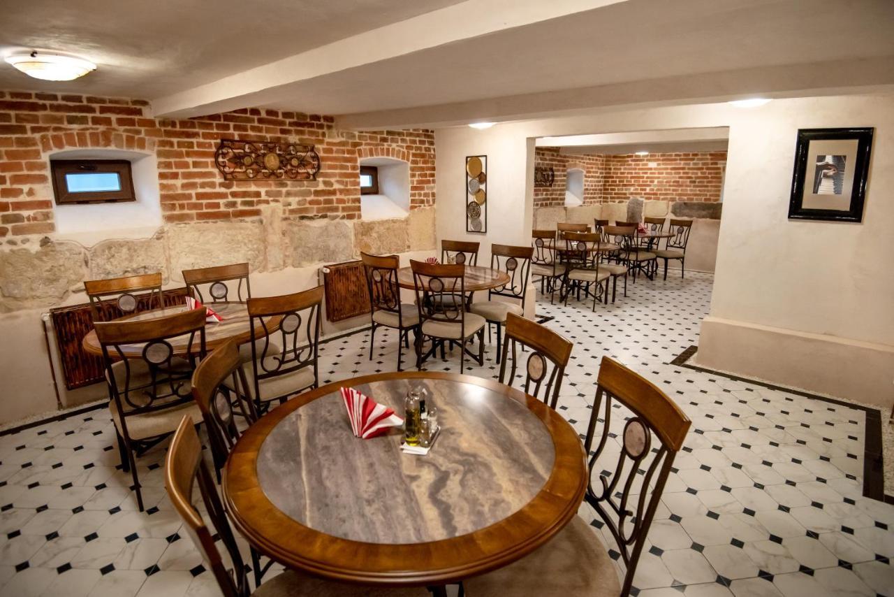 Bed and Breakfast Ana Boutique à Alba Iulia Extérieur photo