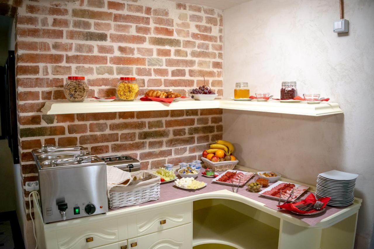 Bed and Breakfast Ana Boutique à Alba Iulia Extérieur photo